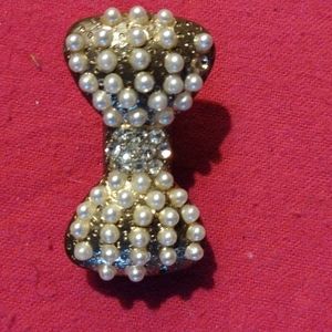 Bow Ring with little preals